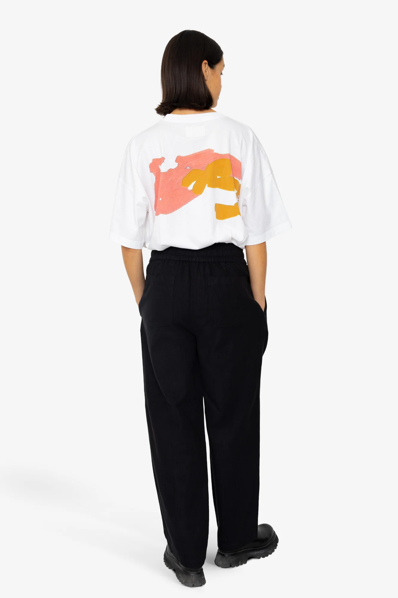 Boyfriend T-Shirt - Graphic White - Image 9