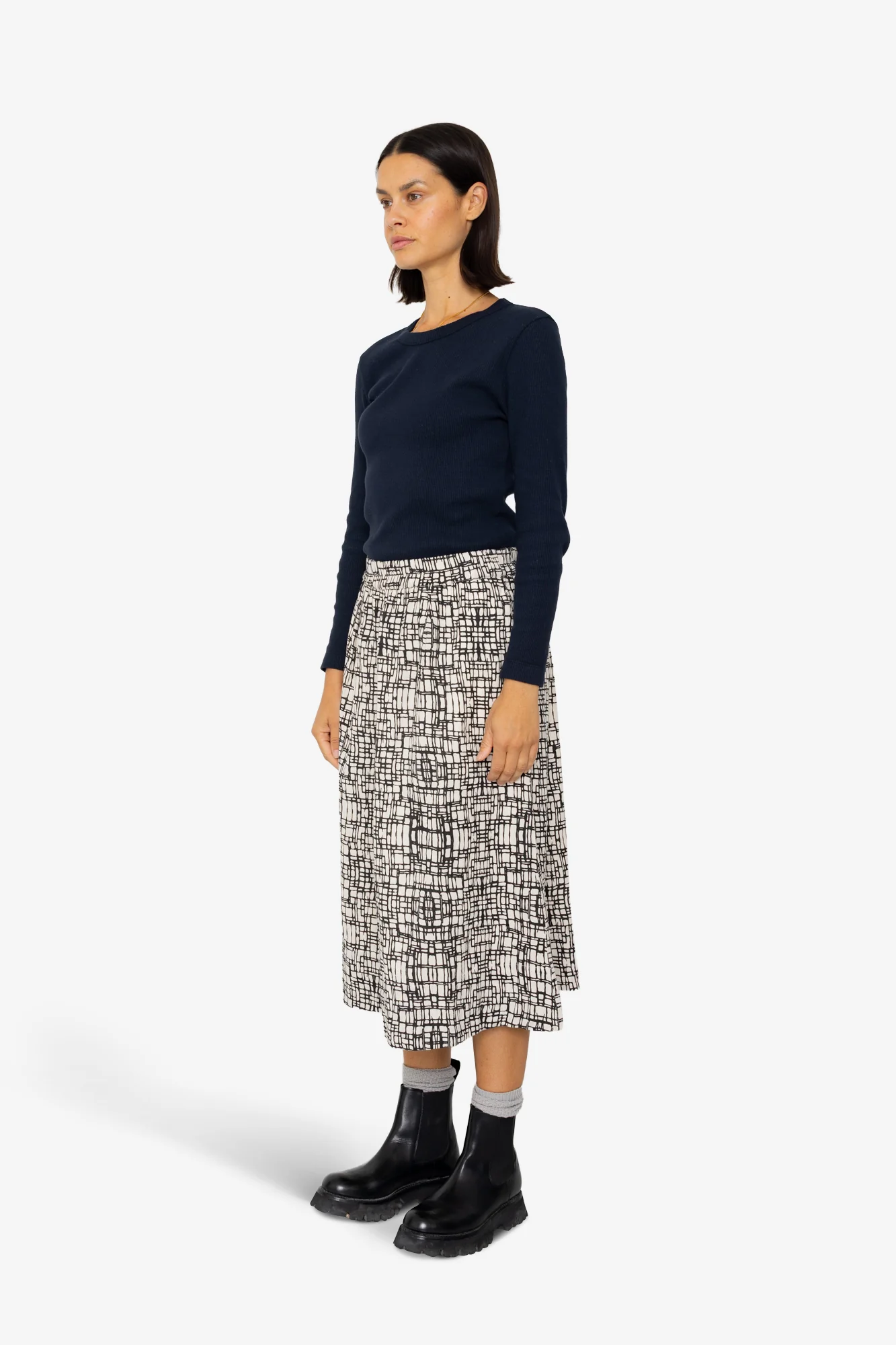 Full Seam Skirt - Black Ecru Maze Print - Image 3
