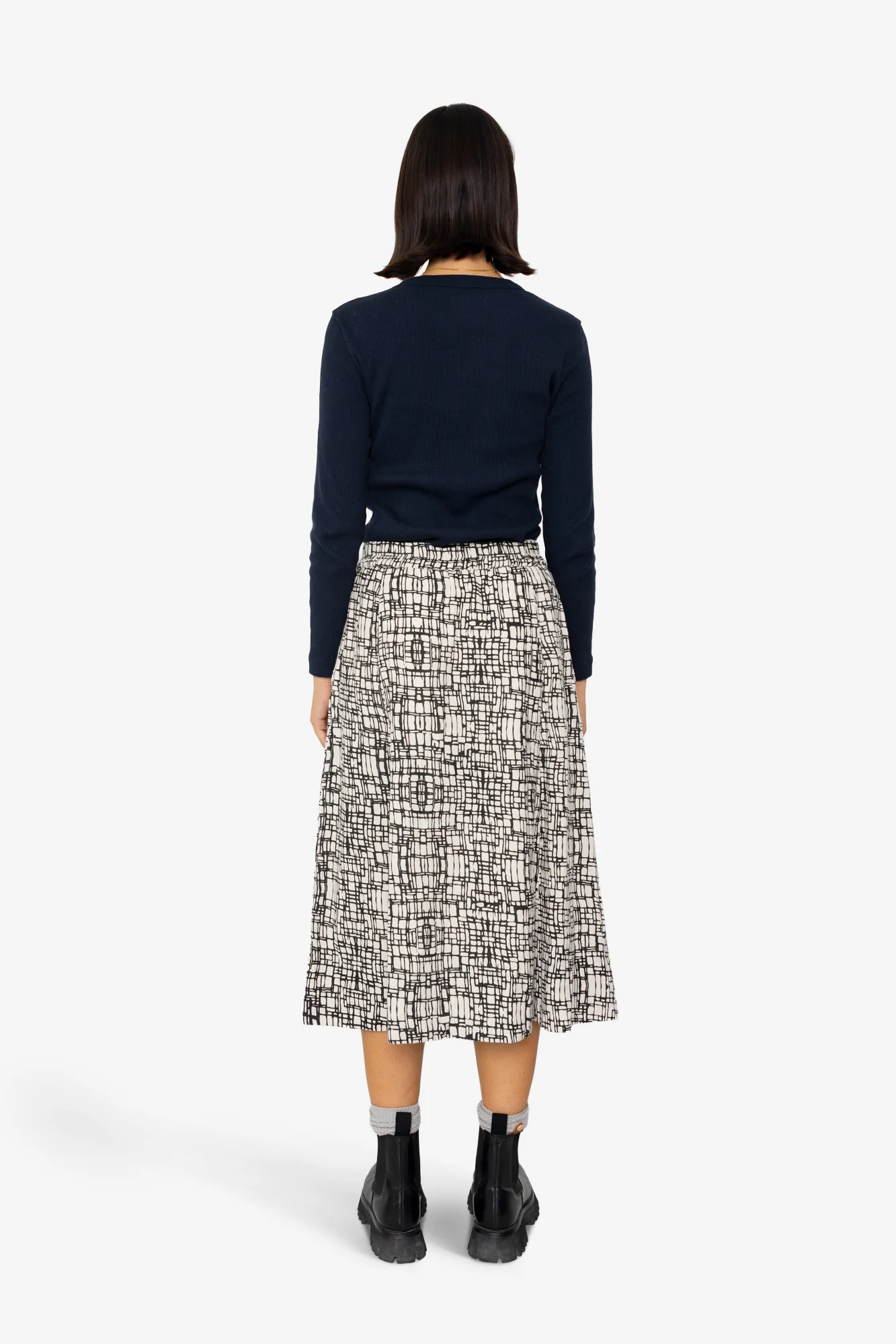 Full Seam Skirt - Black Ecru Maze Print - Image 8